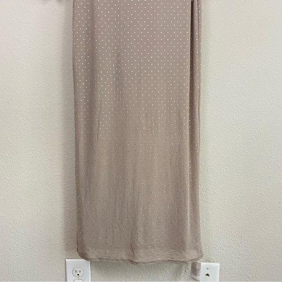 NWT Abercrombie & Fitch Taupe Off-The-Shoulder Rhinestone Mesh Maxi Dress XSP - Picture 12 of 16